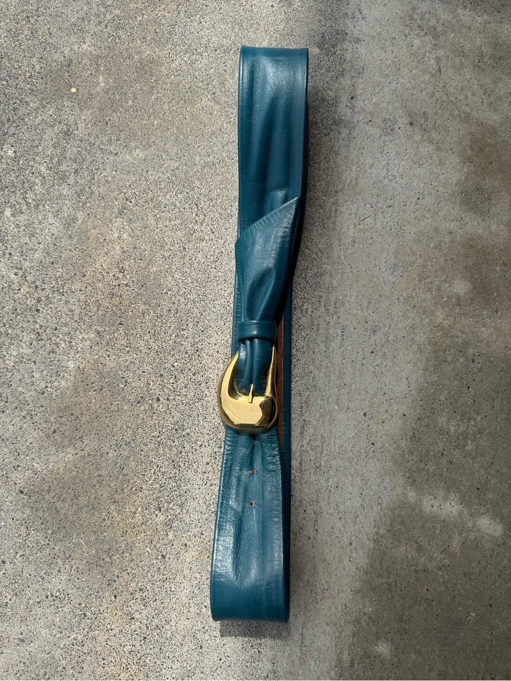 Vintage Teal Leather Belt with Gold Sculptural Buckle 80s 90s - Picture 11 of 16